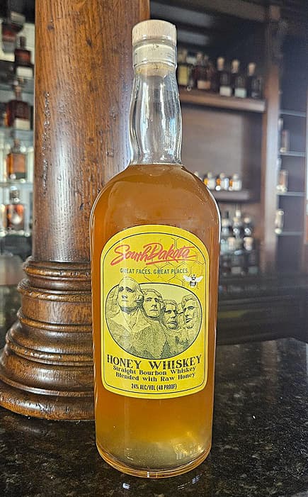 blackforkfarms-south-dakota-honey-whiskey